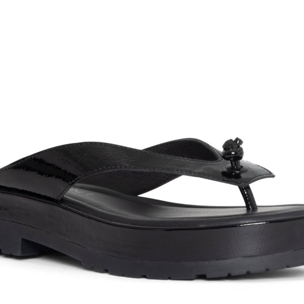Excellent Condition Donald Pliner Seena
Size 8 1/2